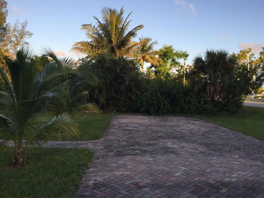 Villa House With Pool, 10 Mins Drive To The Beach! Miami Shores Exterior foto